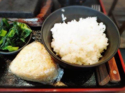 外食　2022-12-3　感動の肉と米　ハラミステーキセット(羽釜ご飯、ガーリックライス
