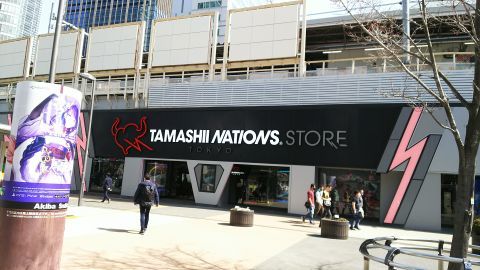 ガンダムカフェとAKBカフェの跡地は「魂ネイションズ（TAMASHII NATIONS STORE）」になっていました。もちろん入店～。