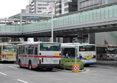 2002-shinnyoko-bus.jpg