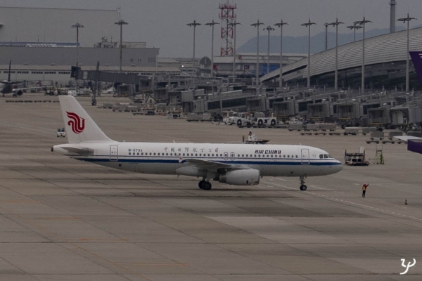 02L1040130-中国国際航空-Airbus A320-232
