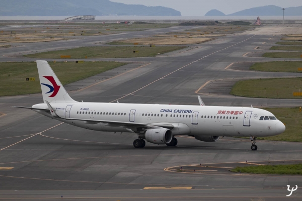 05L1040570-中国東方航空-Airbus A321-211
