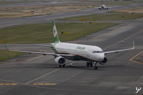 09L1030875-エバー航空(台湾）-Airbus A321-211