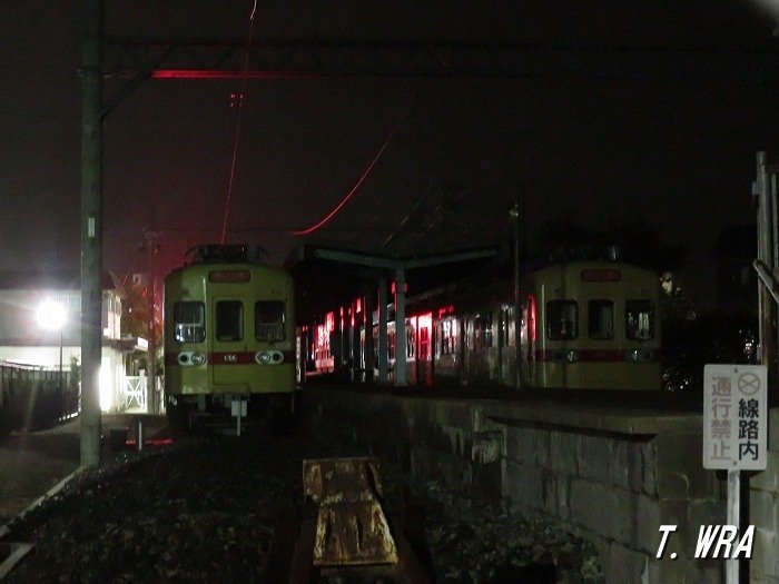 西鉄新宮駅で夜間滞泊する西鉄600形